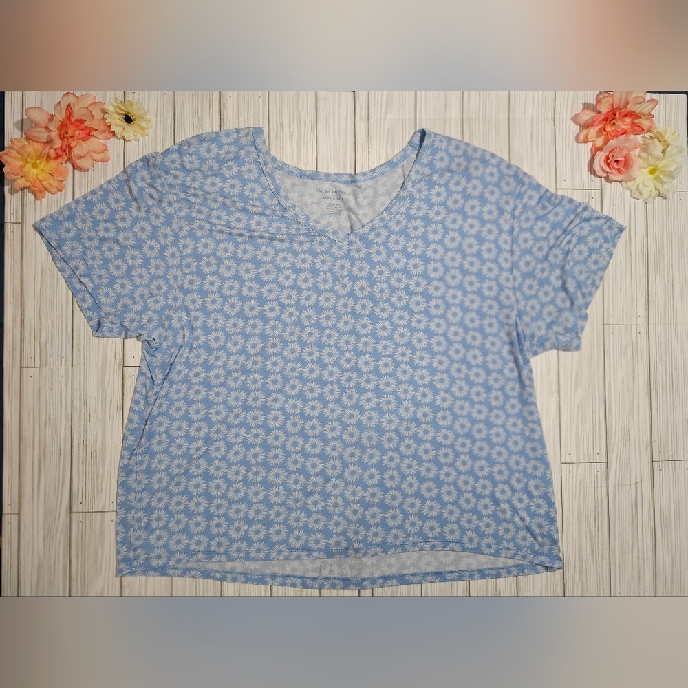 American Eagle Soft Blue Floral V-Neck Tee